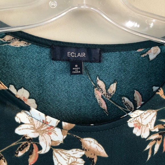 Eclair Ruch Floral Top - Picture 4 of 5